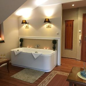 Deluxe Zimmer mit Kingsize-Bett